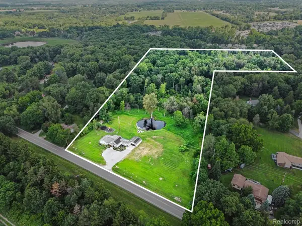 4086 W Commerce Road, Milford, MI 48380
