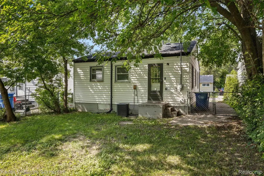 11118 Jewett Avenue, Warren, MI 48089 - #3