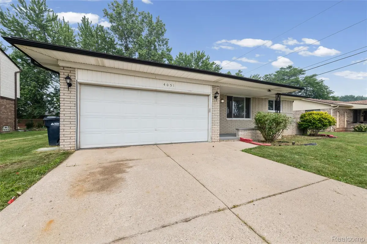 4051 Dickson Drive, Sterling Heights, MI 48310 - #1