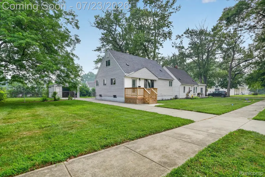 29527 James Street, Garden City, MI 48135 - #2
