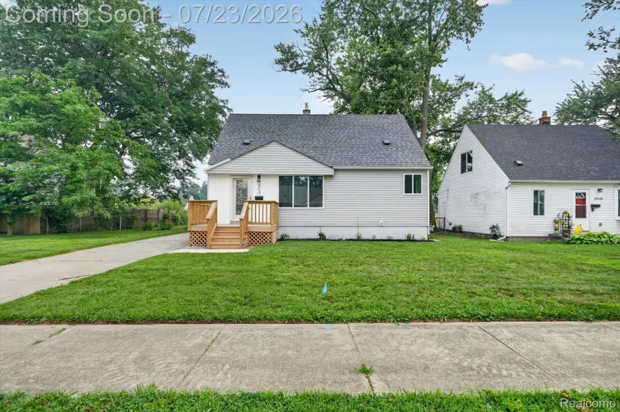 29527 James Street, Garden City, MI 48135 - #3