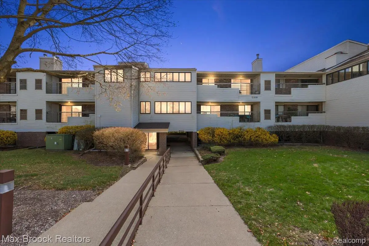 30414 Orchard Lake Road #29, Farmington Hills, MI 48334 - #1
