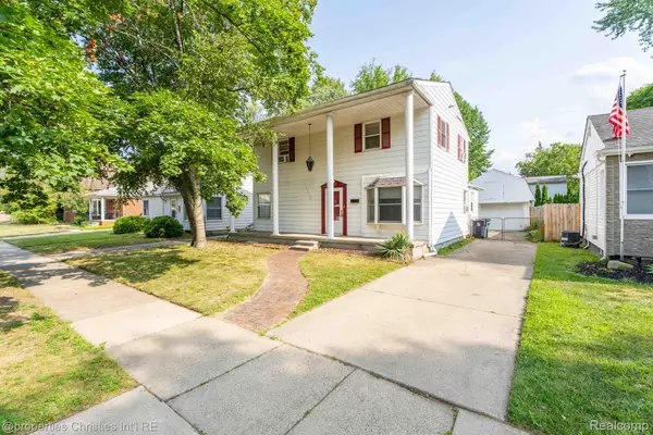 2424 Dallas Avenue, RoyalOak, MI 48067