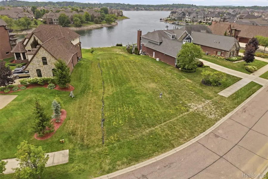 10407 Stoney Point Drive, Green Oak, MI 48178 - #2