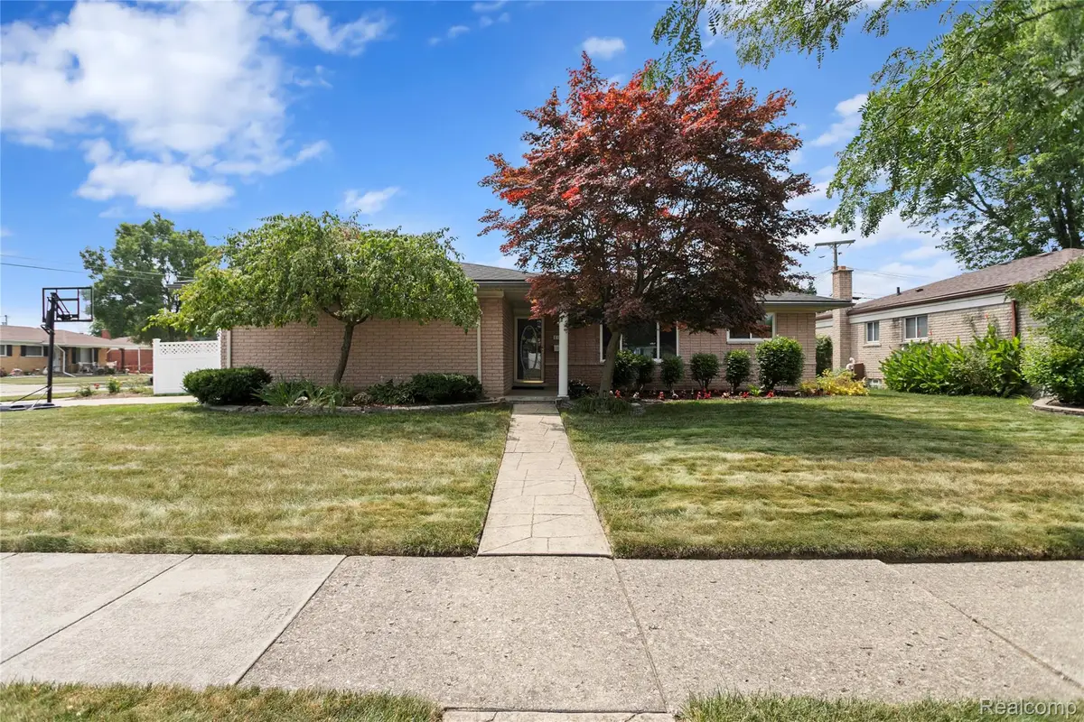 13842 Collins Drive, Warren, MI 48088 - #1