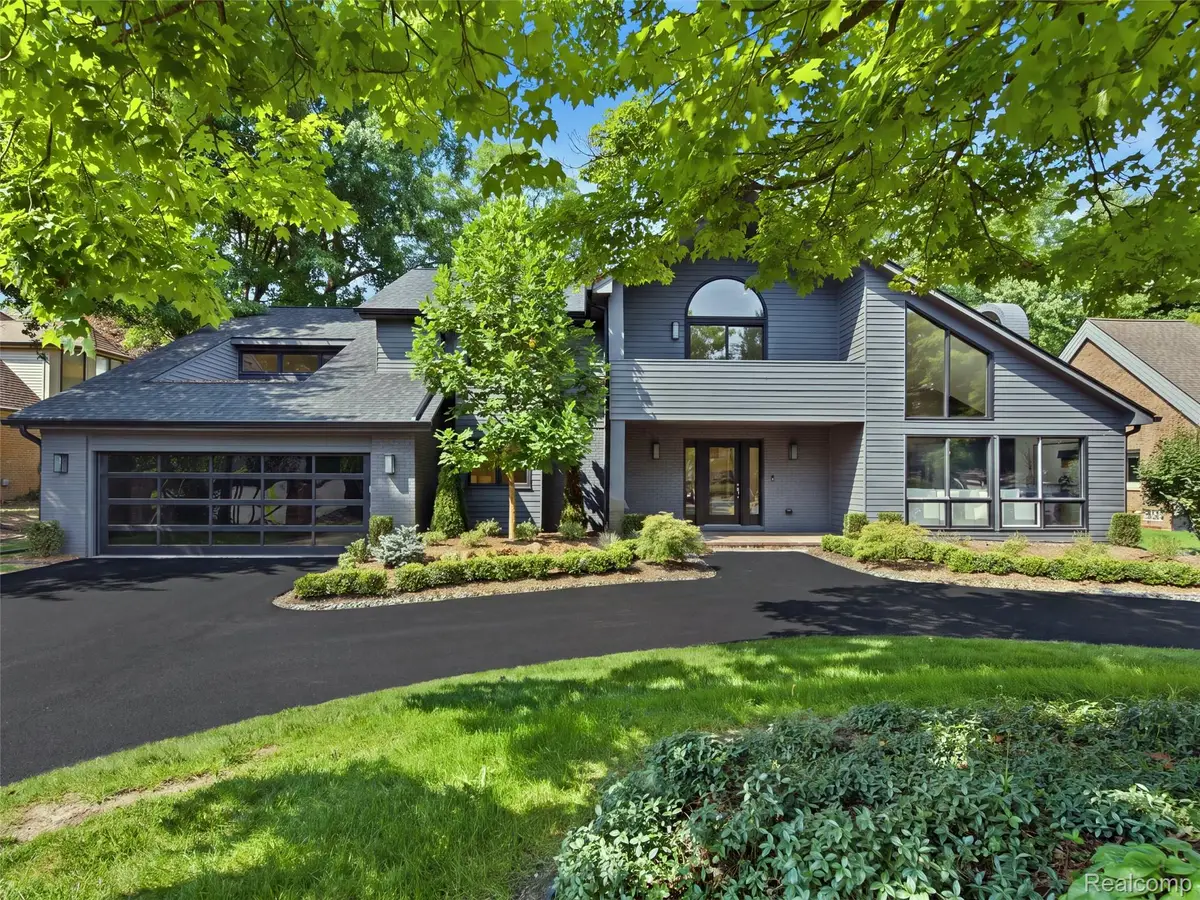 3228 Pine Lake Road, West Bloomfield, MI 48324 - #1