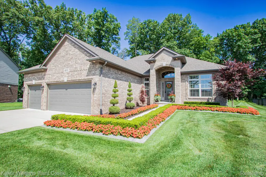 49118 Ridgeview Drive, Macomb, MI 48044 - #2