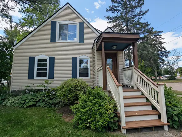 11802 Stuart Street, GrandBlanc, MI 48439