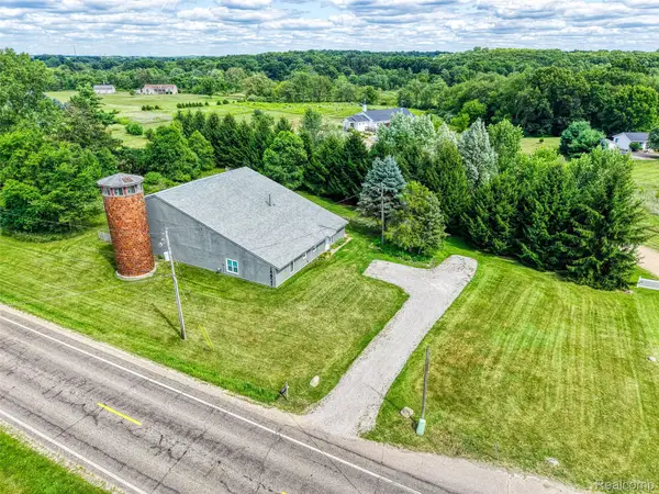 15921 W M 36, Pinckney, MI 48169