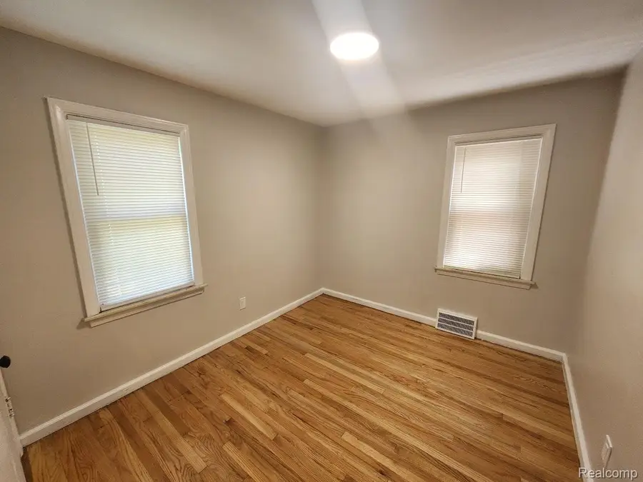 19552 Hamburg Street, Detroit, MI 48205 - #2