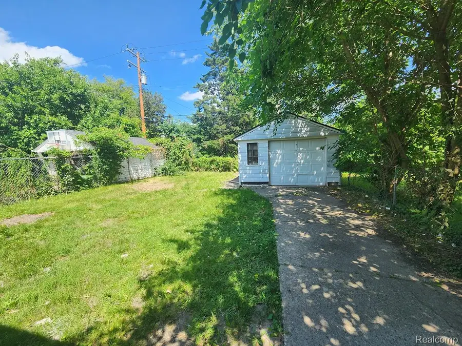 19552 Hamburg Street, Detroit, MI 48205 - #3