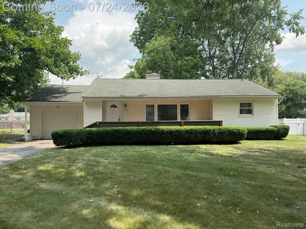 1208 Genella Street, Waterford, MI 48328