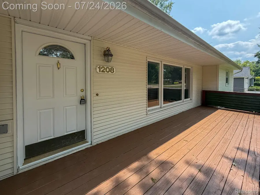 1208 Genella Street, Waterford, MI 48328 - #3