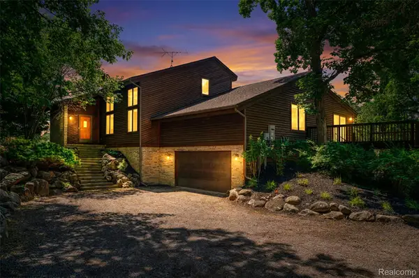 3166 Bigelow Road, Howell, MI 48855