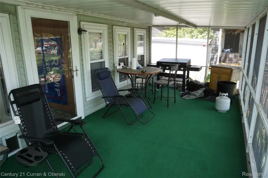 11853 Patterson Lake Dr, Pinckney, MI 48169 - #3