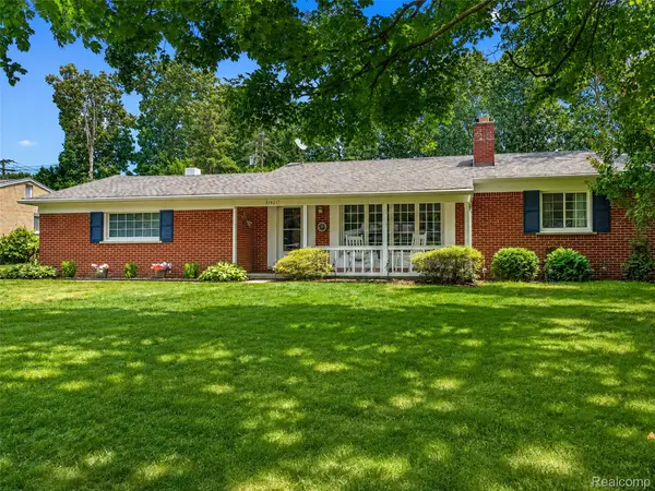 31921 Nottingwood Street, Farmington, MI 48334