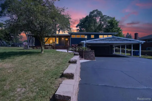 1434 Petts Road, Fenton, MI 48430