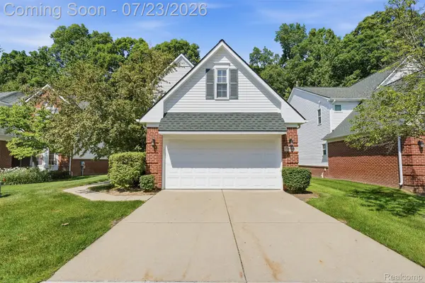 668 Shady Maple Drive, Wixom, MI 48393