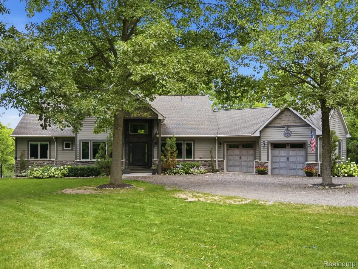 7055 Randall Drive, Fenton, MI 48430 - #1