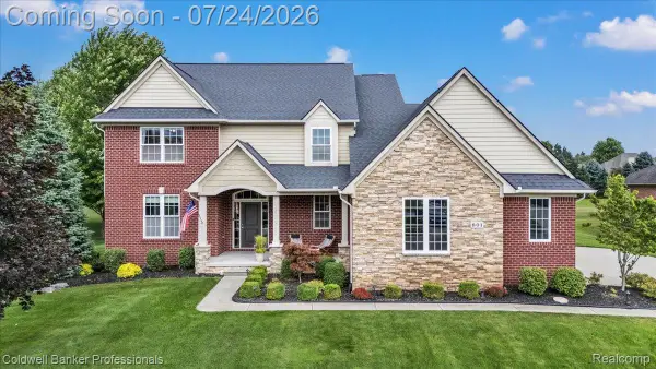 801 Watersmeet Drive, Oxford, MI 48371