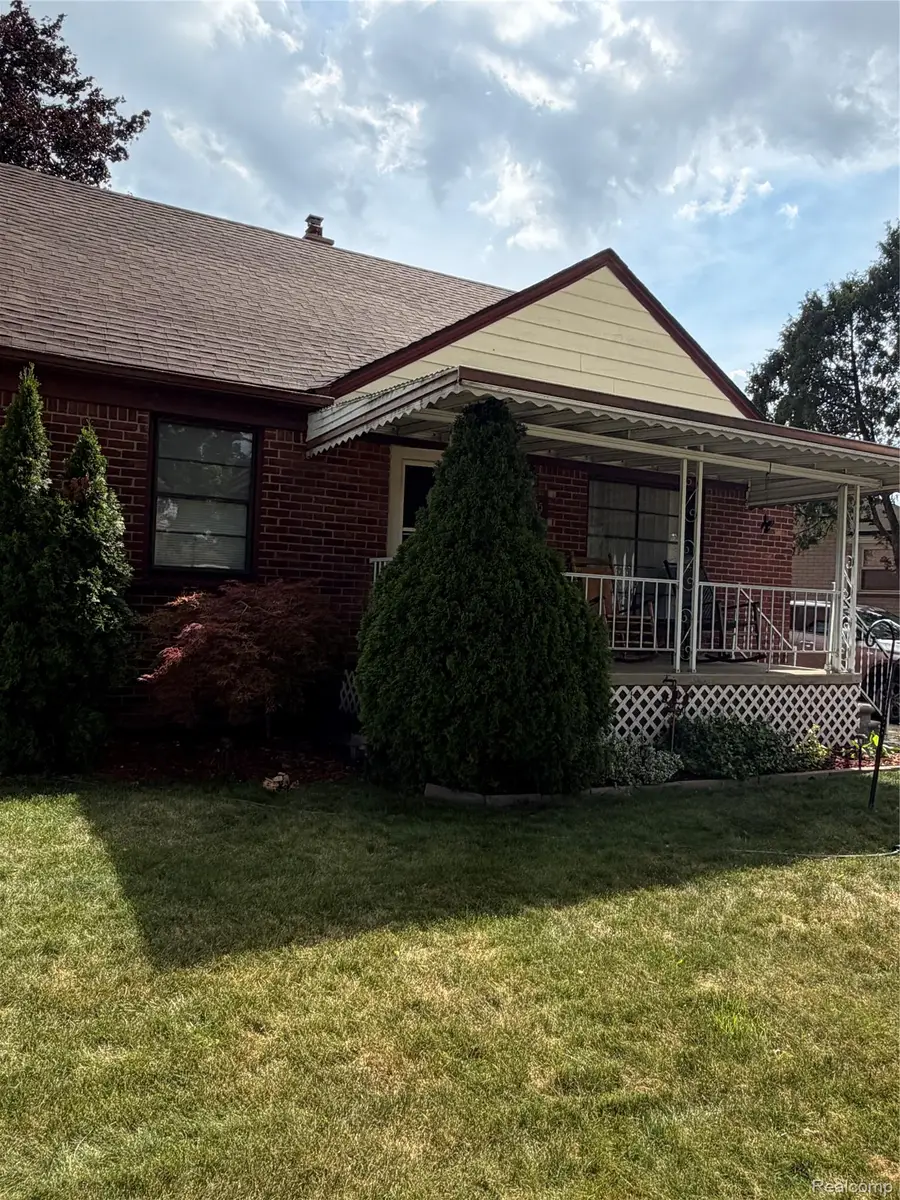 33505 Clinton Street, Wayne, MI 48184 - #3