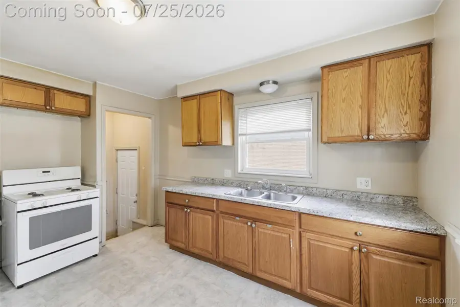 29632 Hazelwood Street, Inkster, MI 48141 - #2
