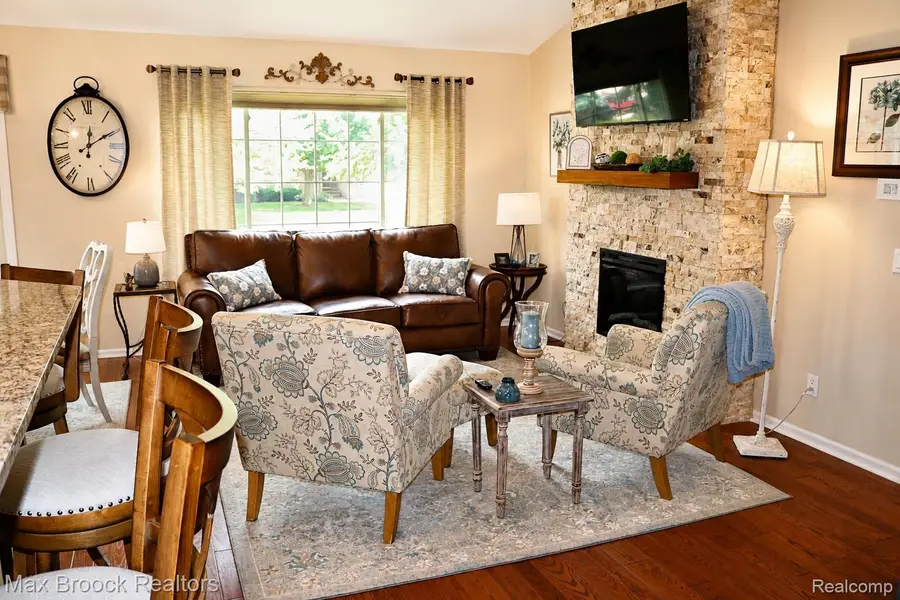 22205 Quail Run Circle, South Lyon, MI 48178 - #2