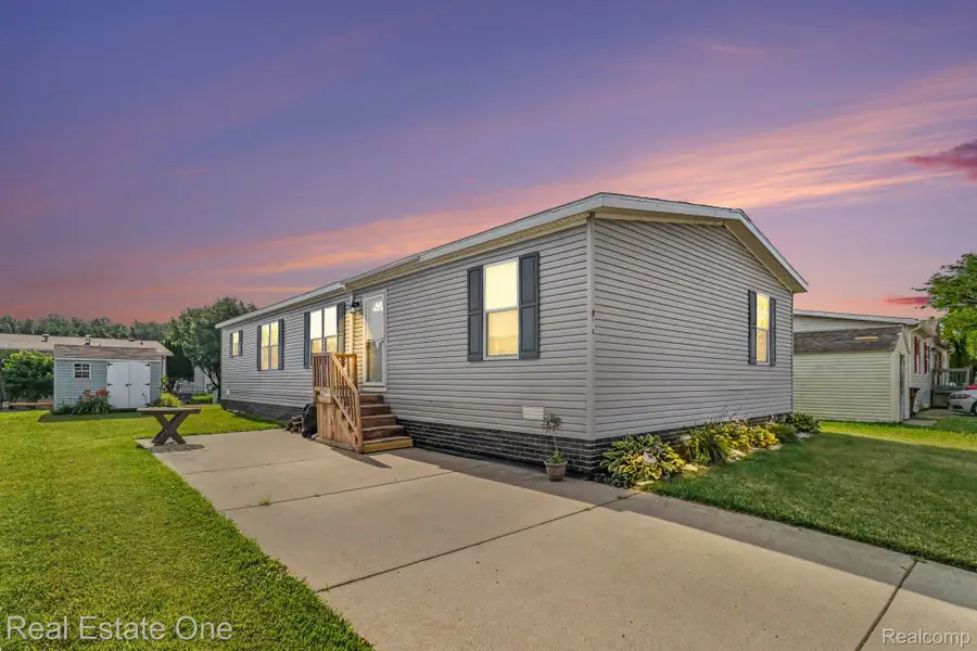 8516 Michael Drive, Newport, MI 48166 - #2