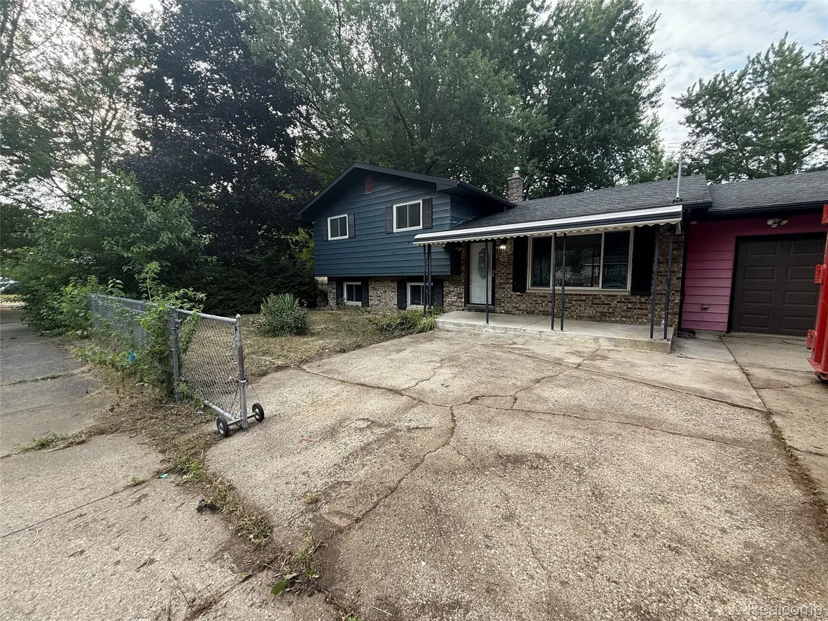 3308 Spring Valley Drive, Flint, MI 48504 - #1