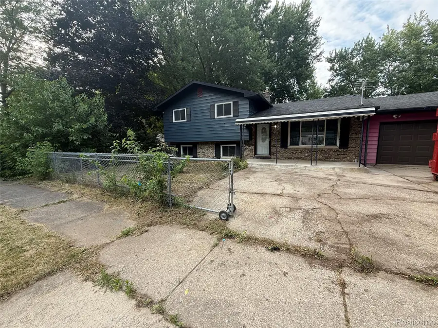 3308 Spring Valley Drive, Flint, MI 48504 - #2