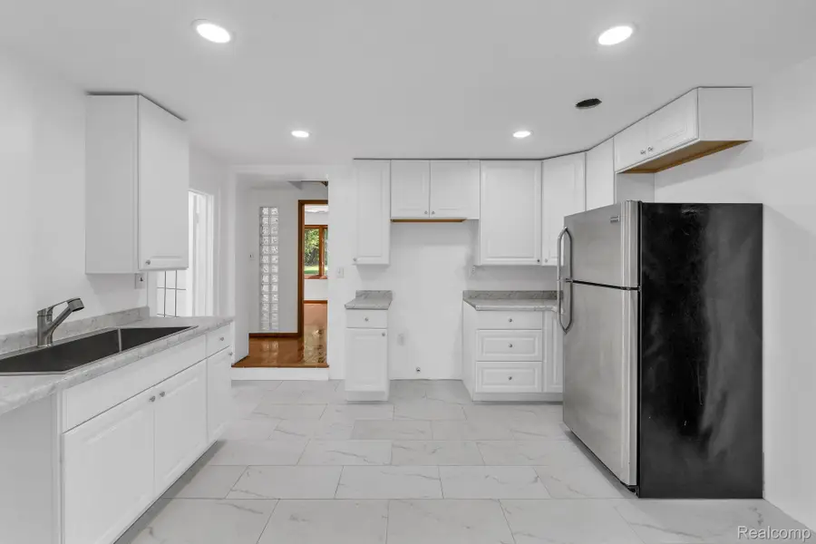 15830 Harrison Street, Livonia, MI 48154 - #2