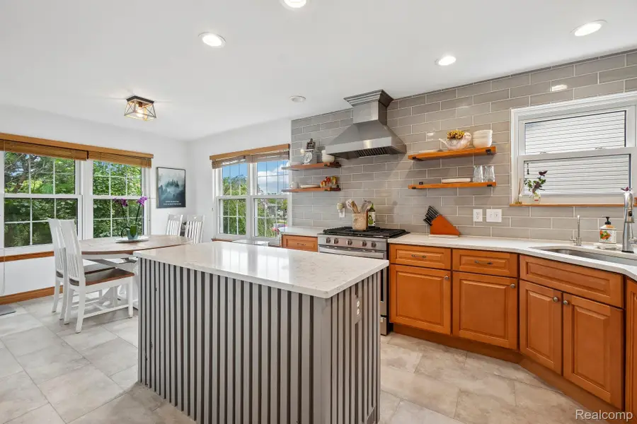 15927 Petros Drive, Rockwood, MI 48173 - #2