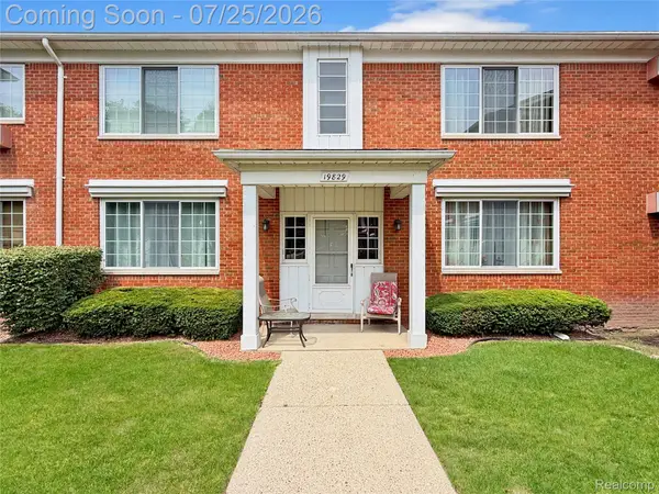19829 Arthur Avenue #141, HarperWoods, MI 48225
