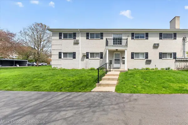 100 W Hickory Grove Road #G7, BloomfieldHills, MI 48304