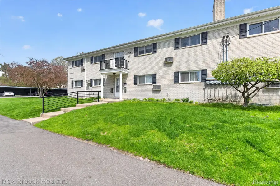 100 W Hickory Grove Road #G7, Bloomfield Hills, MI 48304 - #2