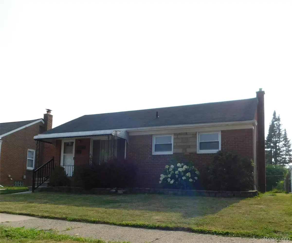26101 Ronald St, Roseville, MI 48066 - #1
