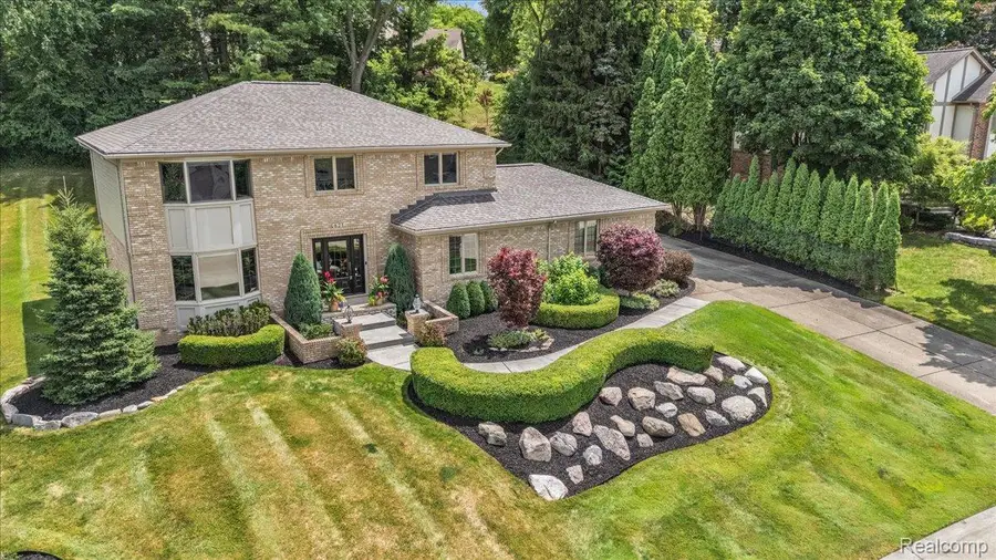 821 Box Canyon Court, Rochester Hills, MI 48309 - #2