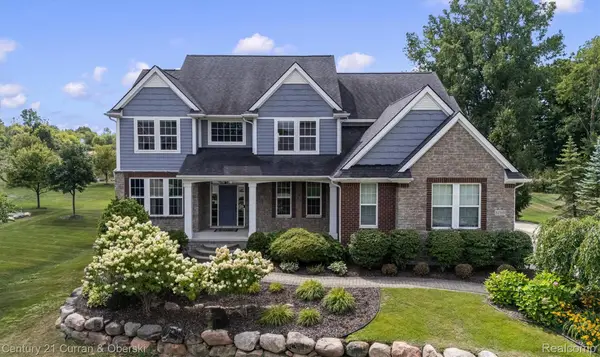 52365 Trailwood Drive, SouthLyon, MI 48178