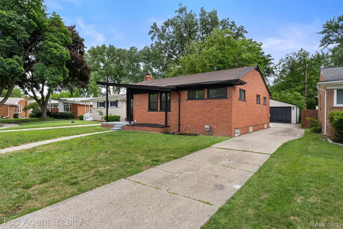 24300 Seneca Street, Oak Park, MI 48237 - #1