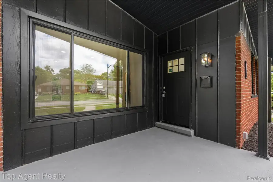 24300 Seneca Street, Oak Park, MI 48237 - #3