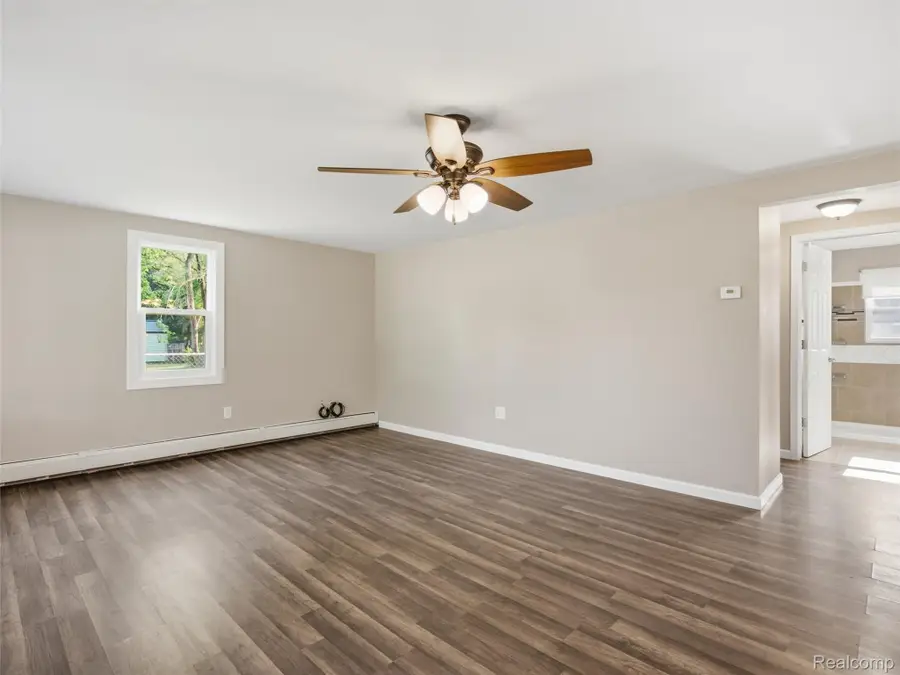 3093 Shaw Street, Burton, MI 48529 - #2