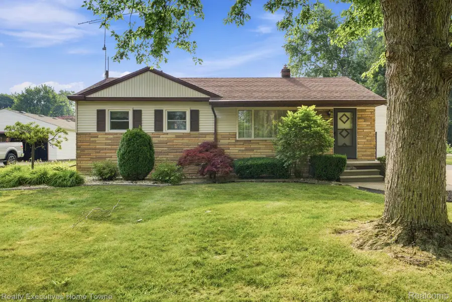 1105 S 15th Street, Saint Clair, MI 48079 - #2