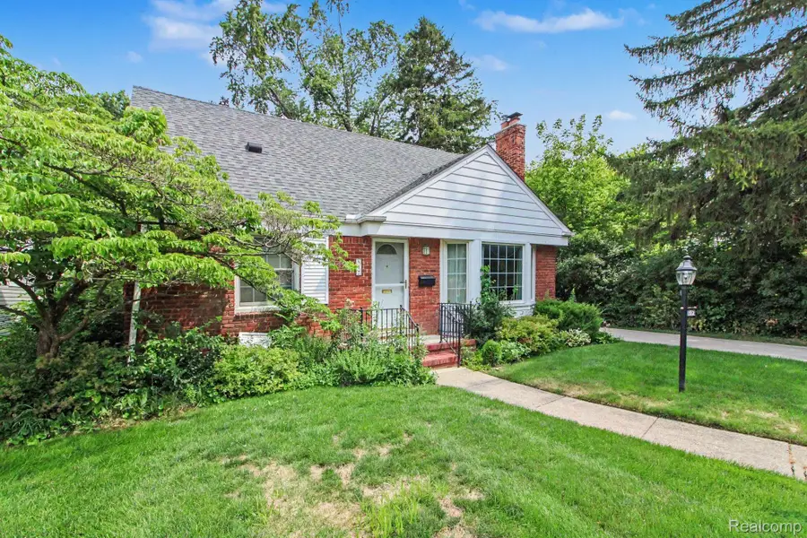 812 Lloyd Avenue, Royal Oak, MI 48073 - #2