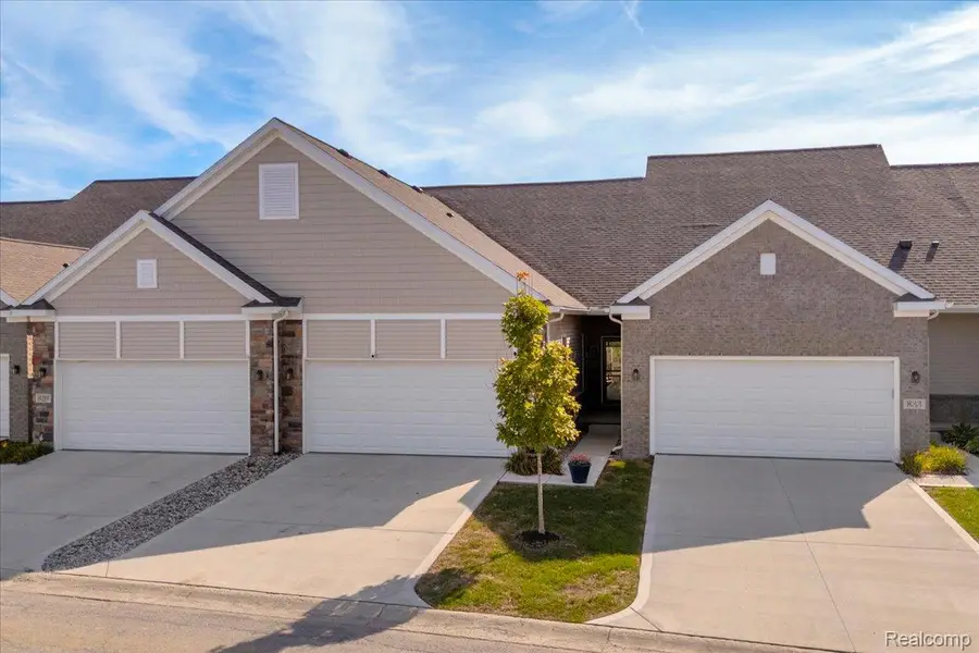 831 Plum Village Drive, Monroe, MI 48161 - #2