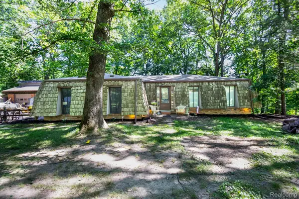 9405 Spicer Road, Brighton, MI 48116