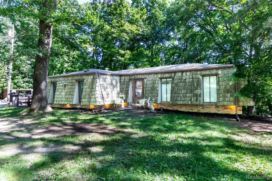 9405 Spicer Road, Brighton, MI 48116 - #2