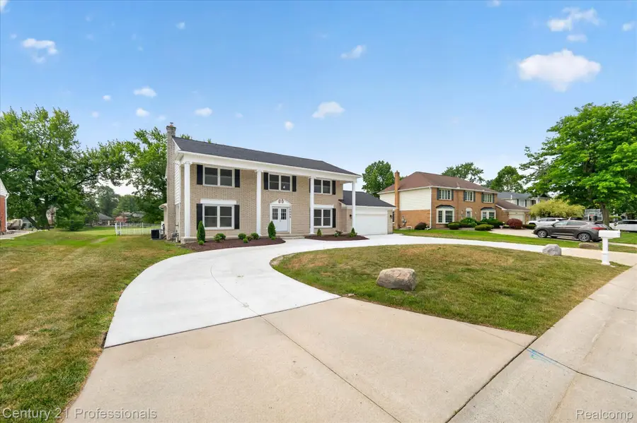36045 Congress Court, Farmington Hills, MI 48335 - #2