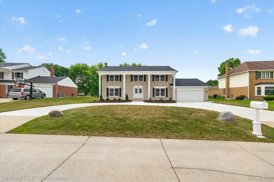 36045 Congress Court, Farmington Hills, MI 48335 - #3
