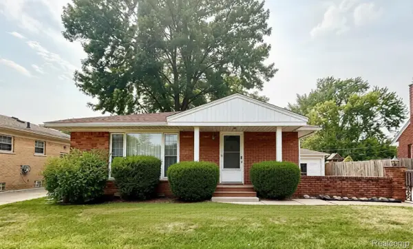 24255 Flower Avenue, Eastpointe, MI 48021