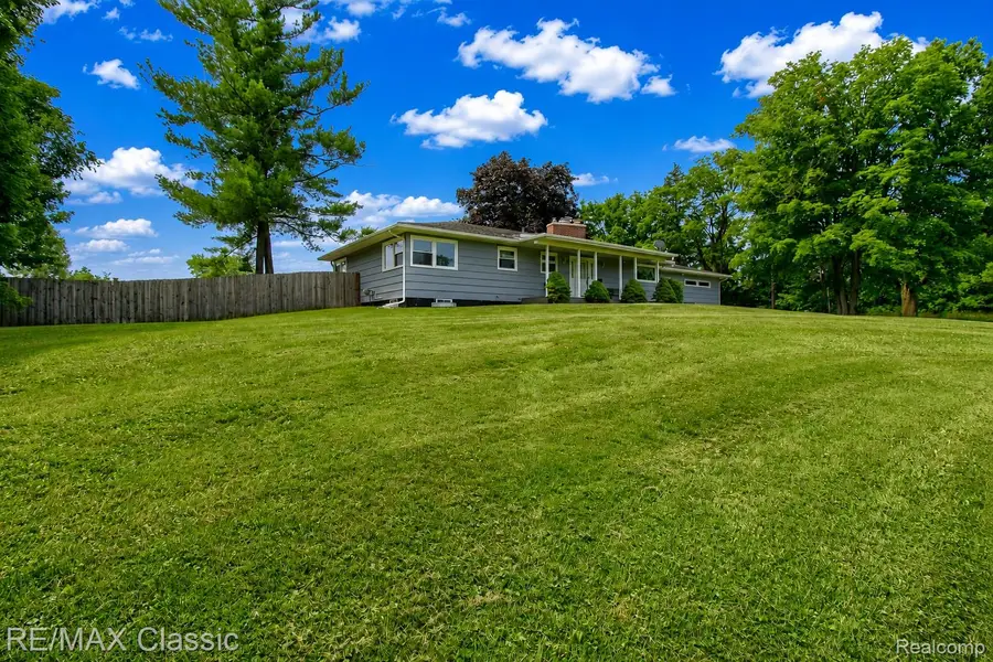 10268 7 Mile Road, Northville, MI 48167 - #2